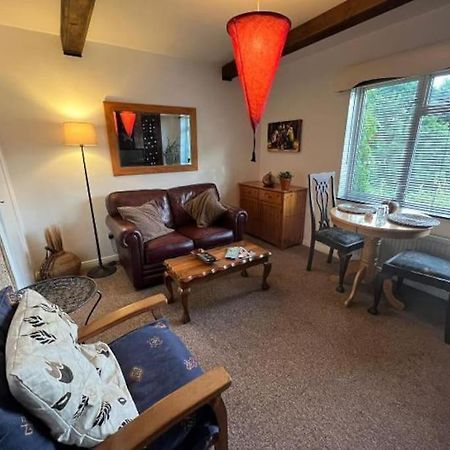 Cosy Private Accommodation In Corsham, Near Bath Экстерьер фото