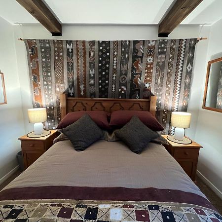 Cosy Private Accommodation In Corsham, Near Bath Экстерьер фото