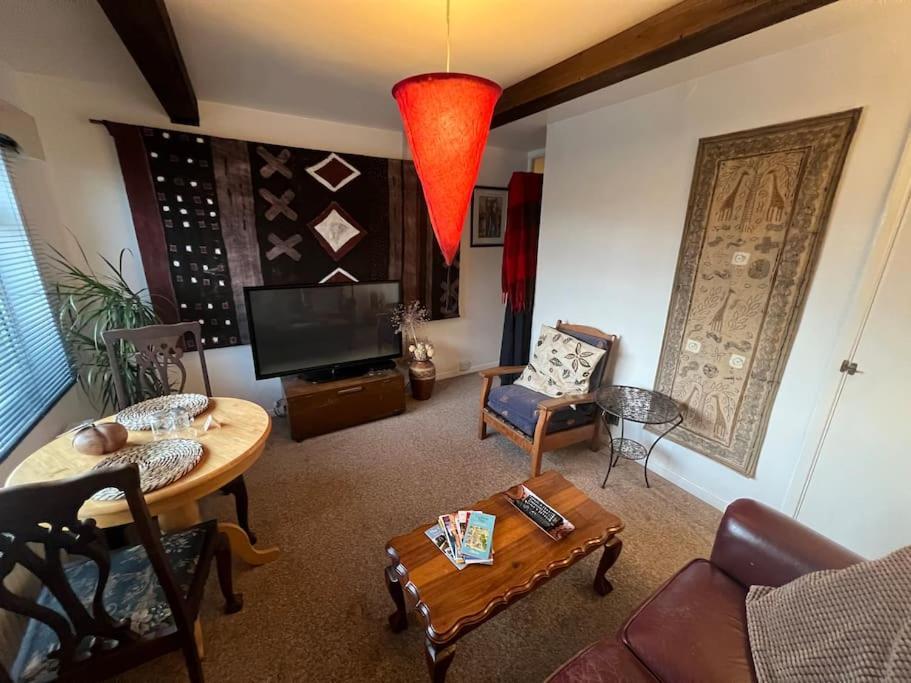 Cosy Private Accommodation In Corsham, Near Bath Экстерьер фото